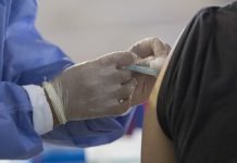 Ya inscriben a docentes para la vacuna del COVID