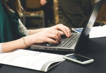 Once edificios escolares continúan con clases no presenciales