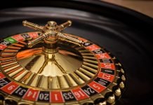 Formulan cargos por juego ilegal