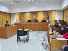 Comenzó el juicio a policías por tortura de adolescentes en Roca