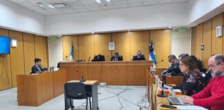 Comenzó el juicio a policías por tortura de adolescentes en Roca