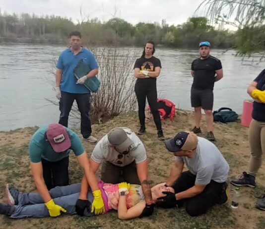 Enseñan en Roca técnicas para rescate en áreas agrestes